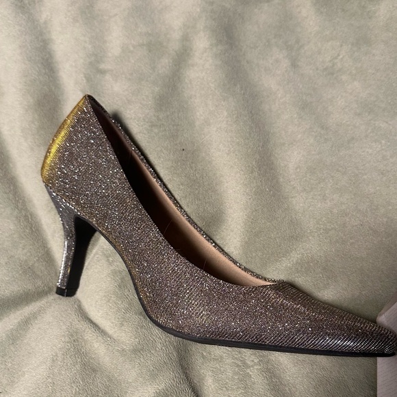 Brand new never worn - Picture 6 of 7